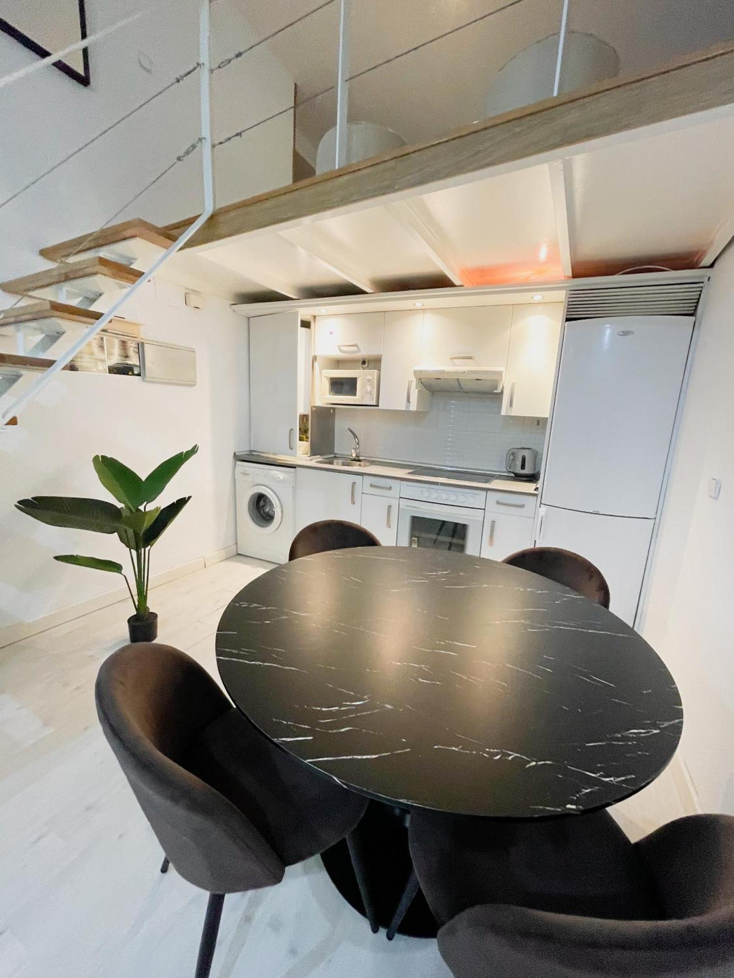 Carretas Duplex Interior Apartment Madrid Luaran gambar